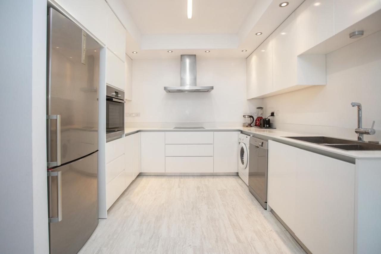 Mayra Seafront Luxury Apartment Limassol Exterior foto