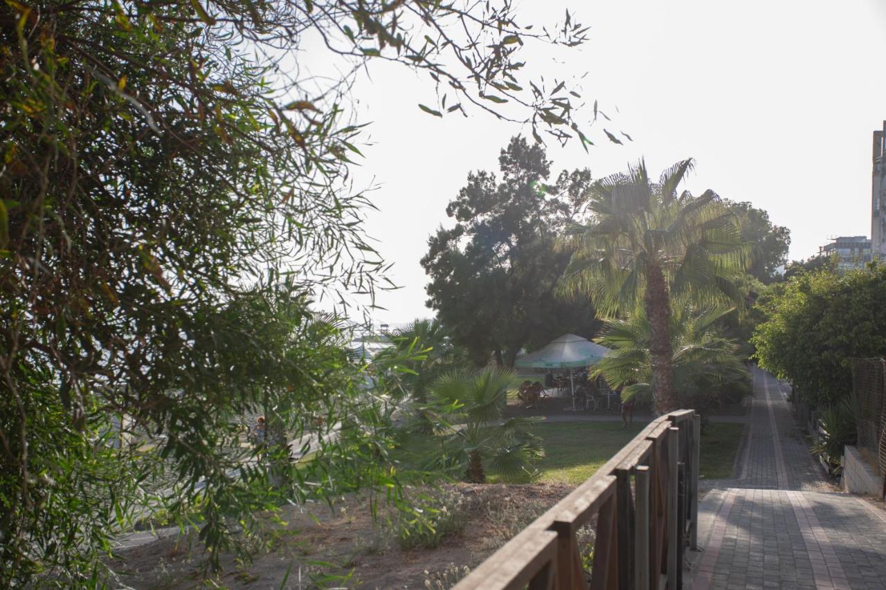 Mayra Seafront Luxury Apartment Limassol Exterior foto